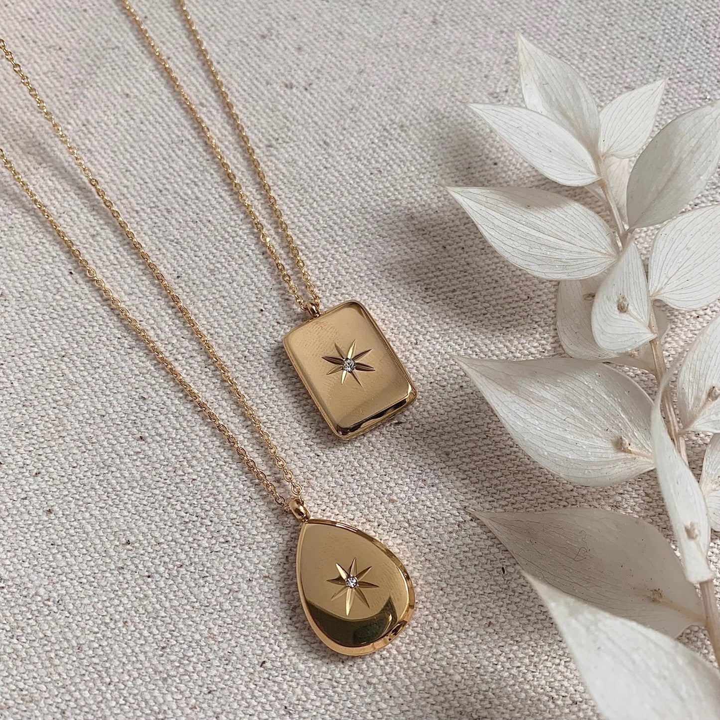 Solid Star Embossed Pendant Necklace